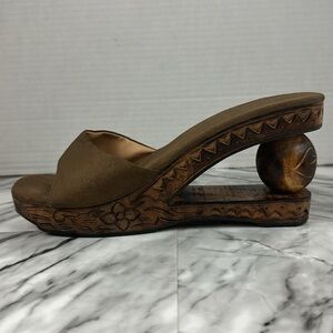 Vintage Cha Cha 1960 wooden carved wedges women’s size 8